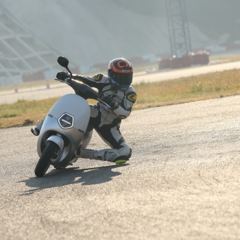 Skútr ECOOTER E1R - foto č. 19